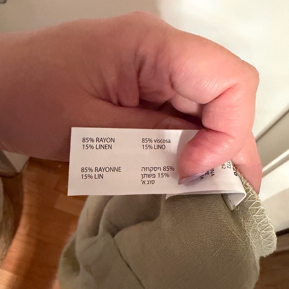 Elegant Women's Top - Picture 3 of 3